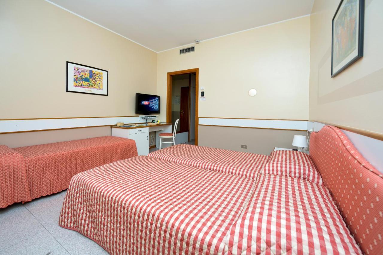 Hotel Faro Montichiari Exterior foto