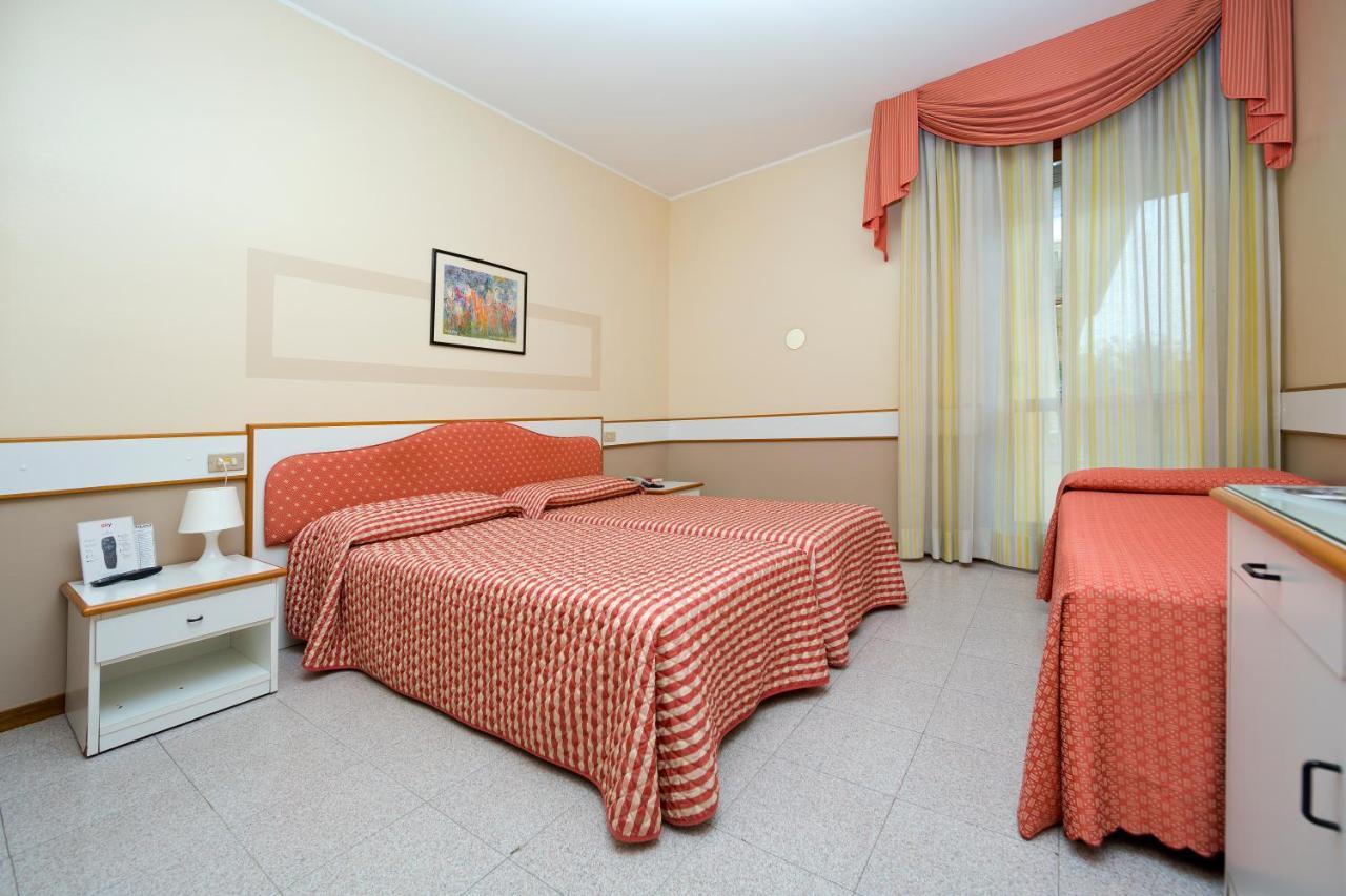 Hotel Faro Montichiari Exterior foto